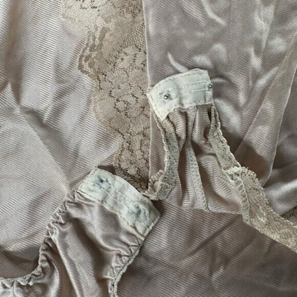 Lily of France 34 Bodysuit Romper Lingerie Vintage Beige Lace Satin Teddy Nylon - Picture 7 of 8